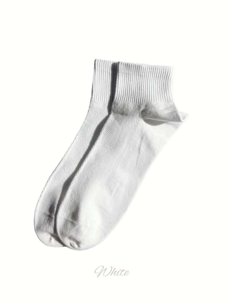 100% Cotton Seamless Toe Lightweight Airflow Mesh Breathable Mid-Calf Socks, Crew Socks for Men and Women, All-Day Fresh, Gift